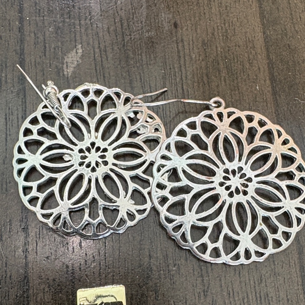 Chic Gold and Silver Earring Collection Pre Owned - Picture 4 of 5